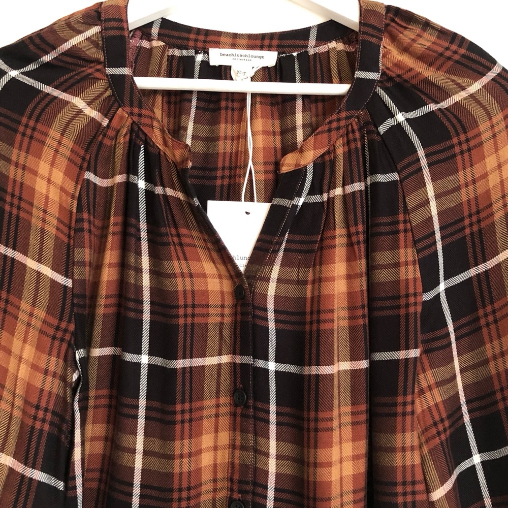 NWT beachlunchlounge Brown / Black Plaid Ruffle Cuff Top Size XS - Picture 3 of 9